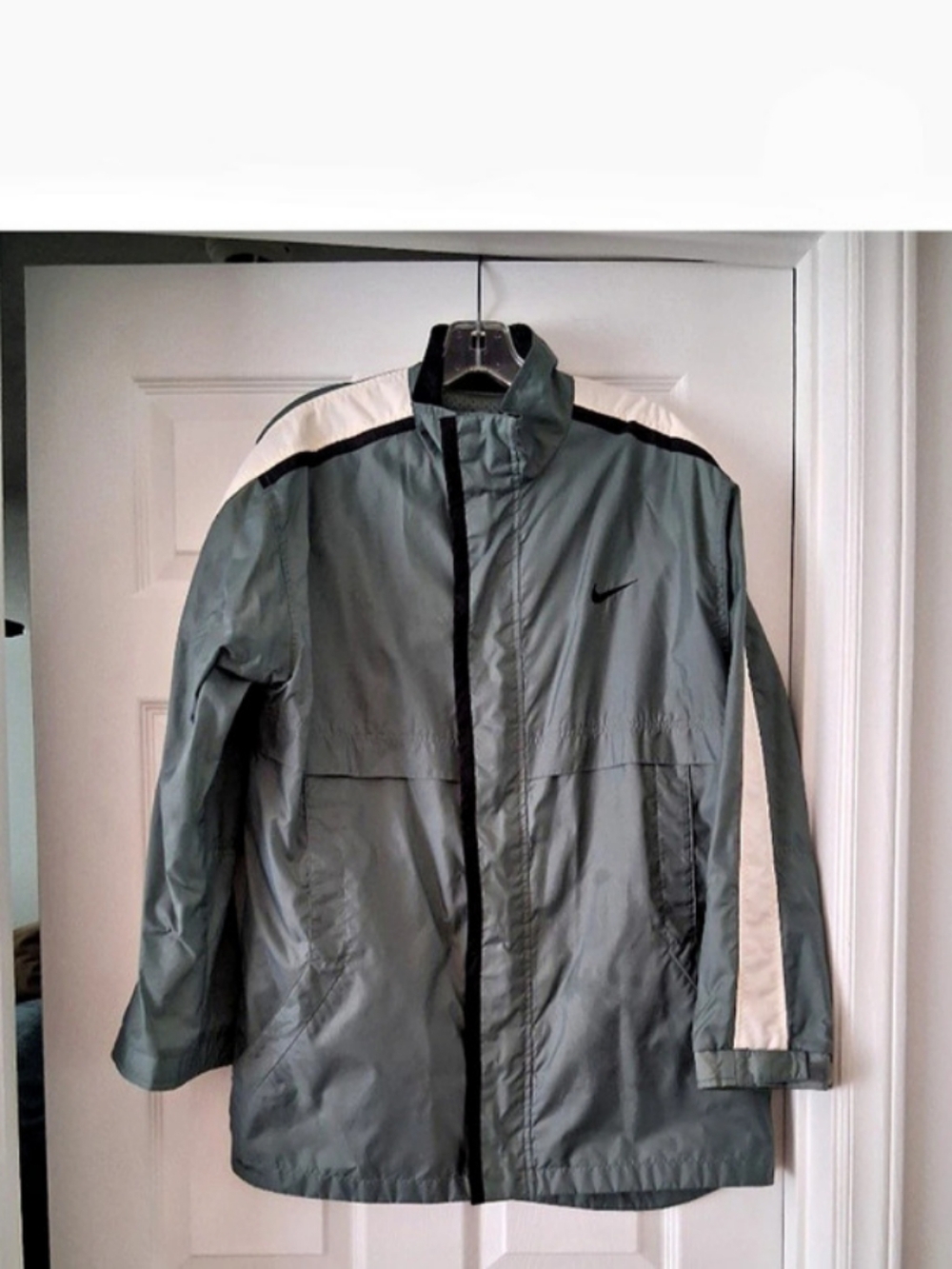Nike Men's Windbreaker Gray, Black, White With Green Size XL